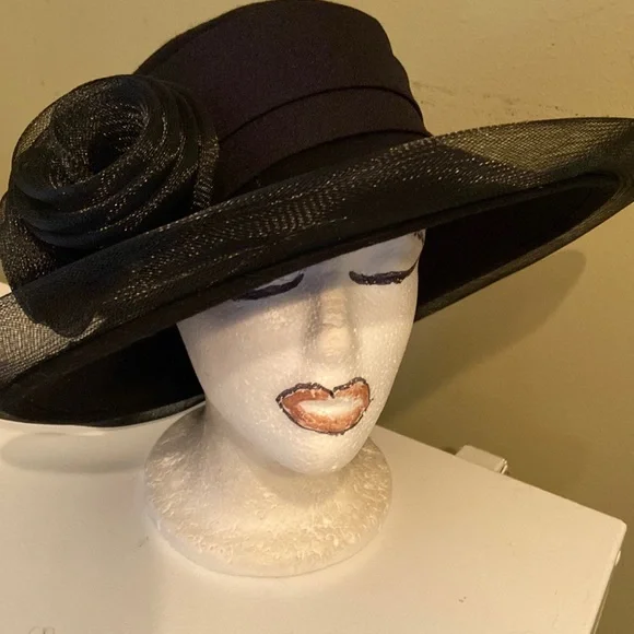 Lily Lee | Accessories | Beautiful Black Wool Church Dress  display picture 3